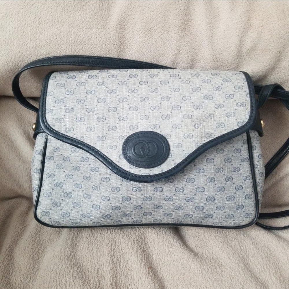 Authentic Vintage Gucci Crossbody Bag - Picture 2 of 10